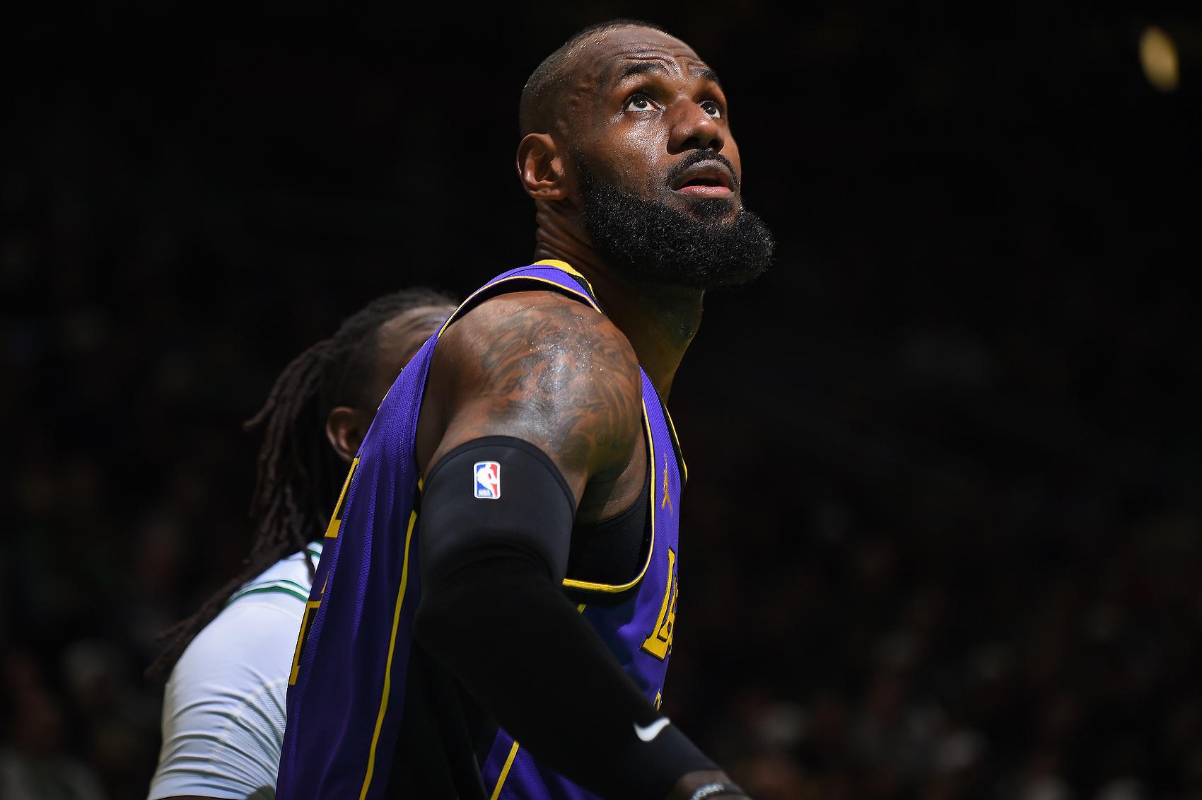 阿里纳斯:若詹姆斯真想争冠 他完全可以跳出合同&500万签约骑士