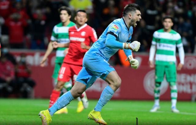 万博体育官网-巴西门将13球成墨超史上进球次多门将 第一坎波斯